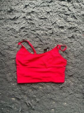 Women’s vs pink red sports bra size small